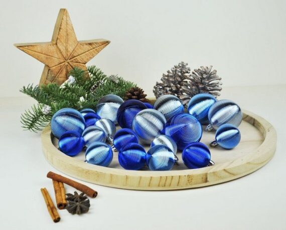 JACK Christbaumschmuck JACK by Inge 50x Kunststoff Kugeln Blau Christbaumkugeln inkl. Haken, Inkl. Haken, Rillenoptik aus Kunststoff Ø 4 + 6 cm, Aufbewahrungsbox