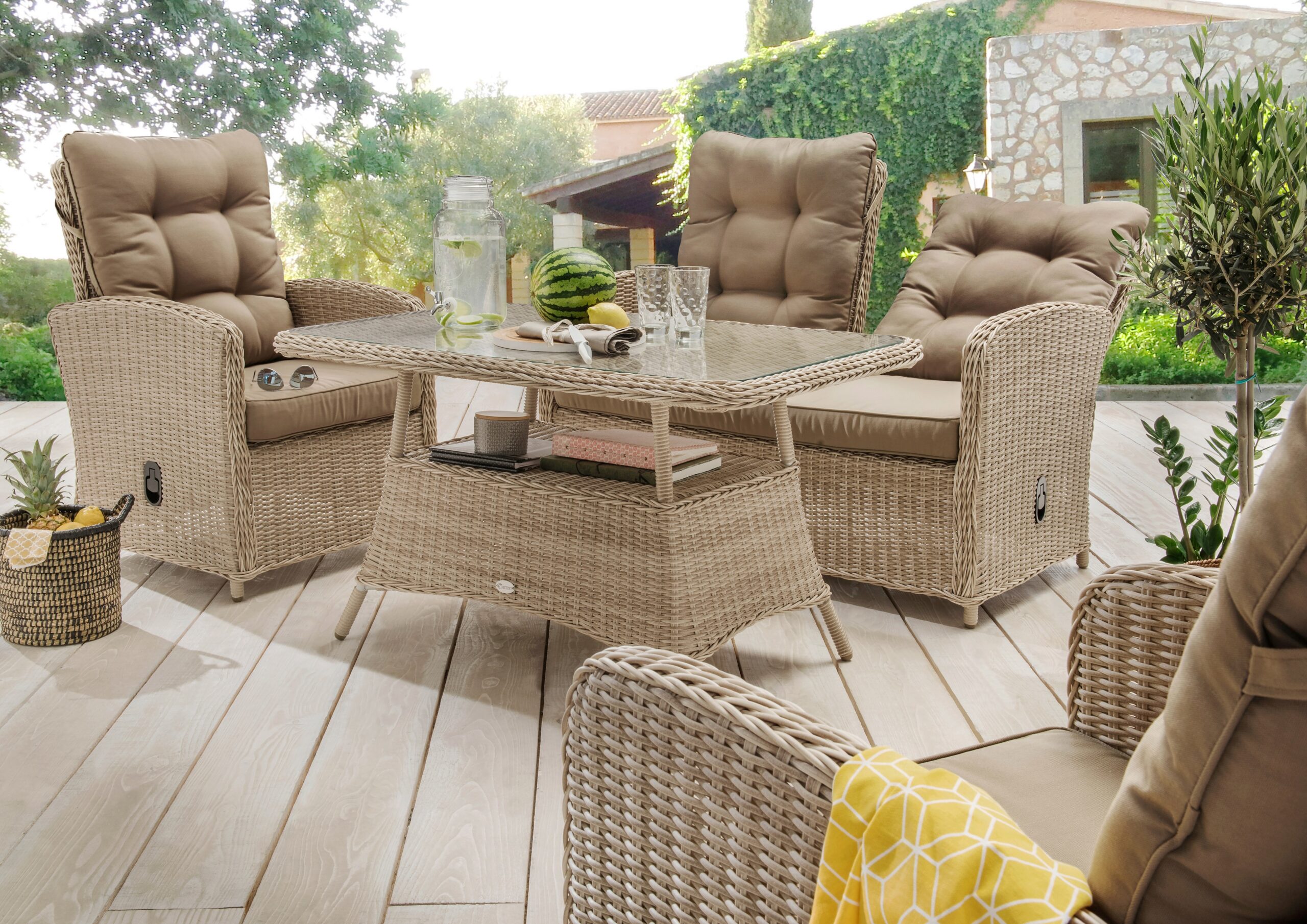 Destiny Gartenlounge-Set „MERANO“, (11 tlg., 1x 2er Sofa, 2x Sessel, 1x Tisch, inkl. Auflagen), Aluminium, Polyrattan