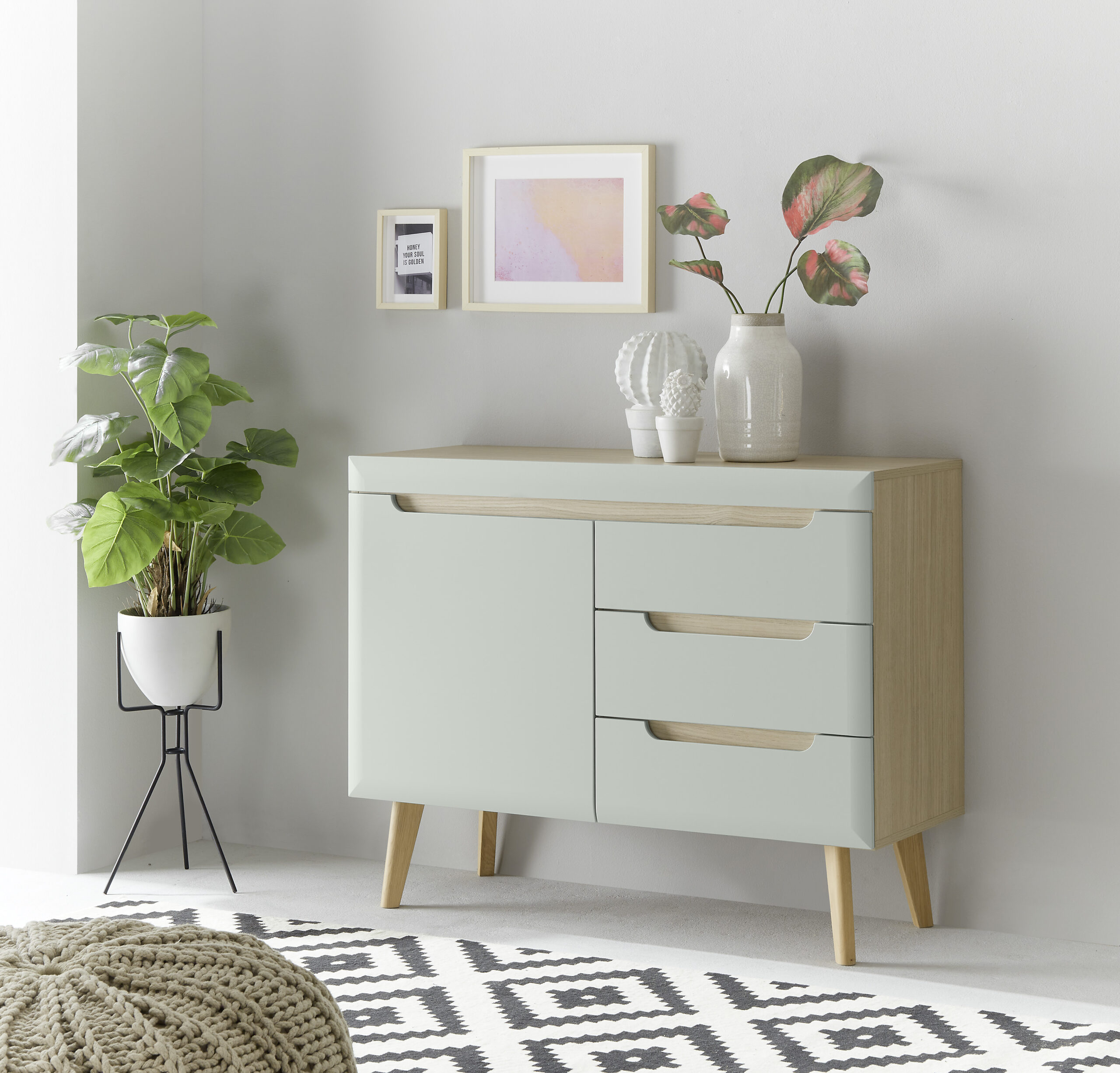 INOSIGN Sideboard „Torge, Anrichte, Kommode, Schubladenschrank“, (1 St.), abgeschrägte Füße, drei Farben, Scandi Design, 107 cm breit