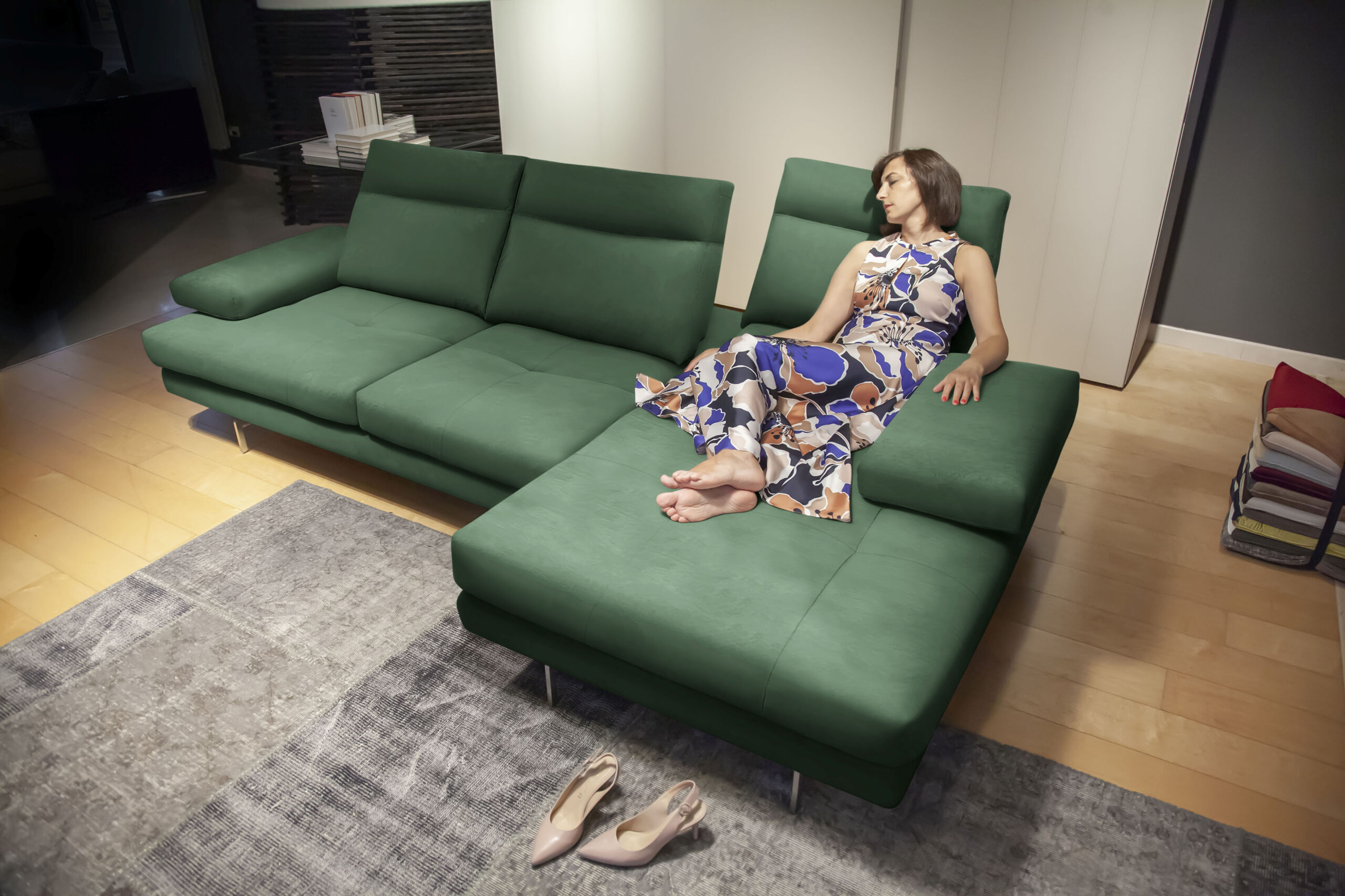 CALIA ITALIA Ecksofa "Toby Wing, L-Form, Designsofa mit sensationellem Sitzkomfort", inklusive Sitztiefenverstellung, Füße in chrom glänzend