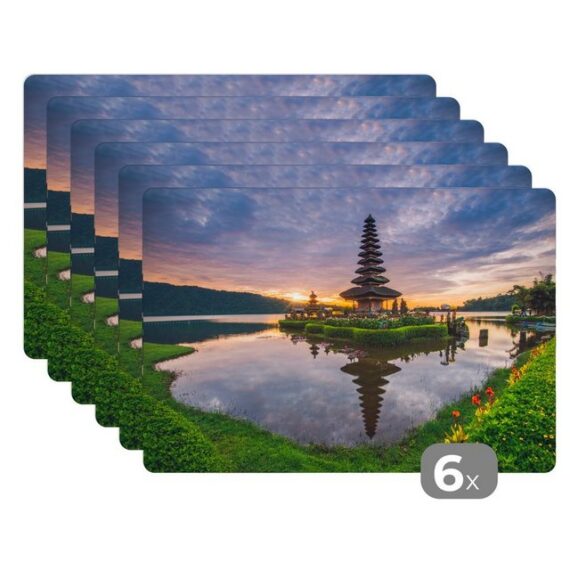 MuchoWow Platzset Sonnenaufgang über dem Pura Ulun Danu Bratan-Tempel auf Bali, (6-St), Platzset, Platzdecken, Platzmatte, Tischmatten, Schmutzabweisend